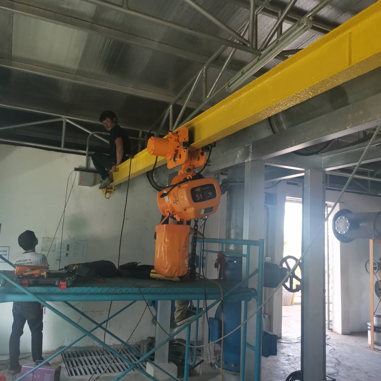 Image Project Monorail installation electric chain hoist 1