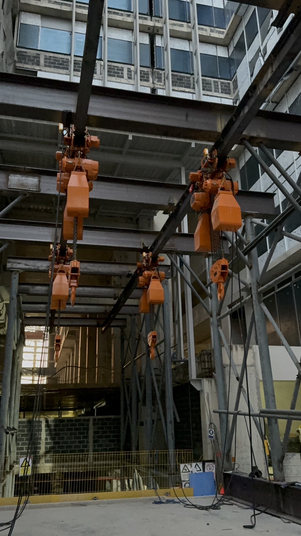 Project to install 4 electric chain hoists 15 units Kito 15 units