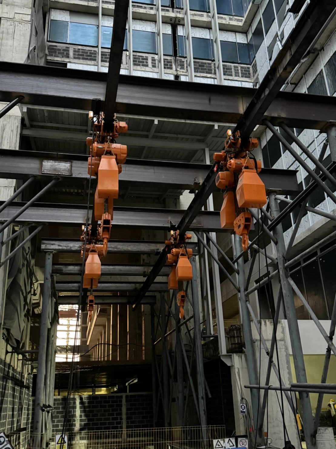 Project to install 4 electric chain hoists 15 units Kito 15 units