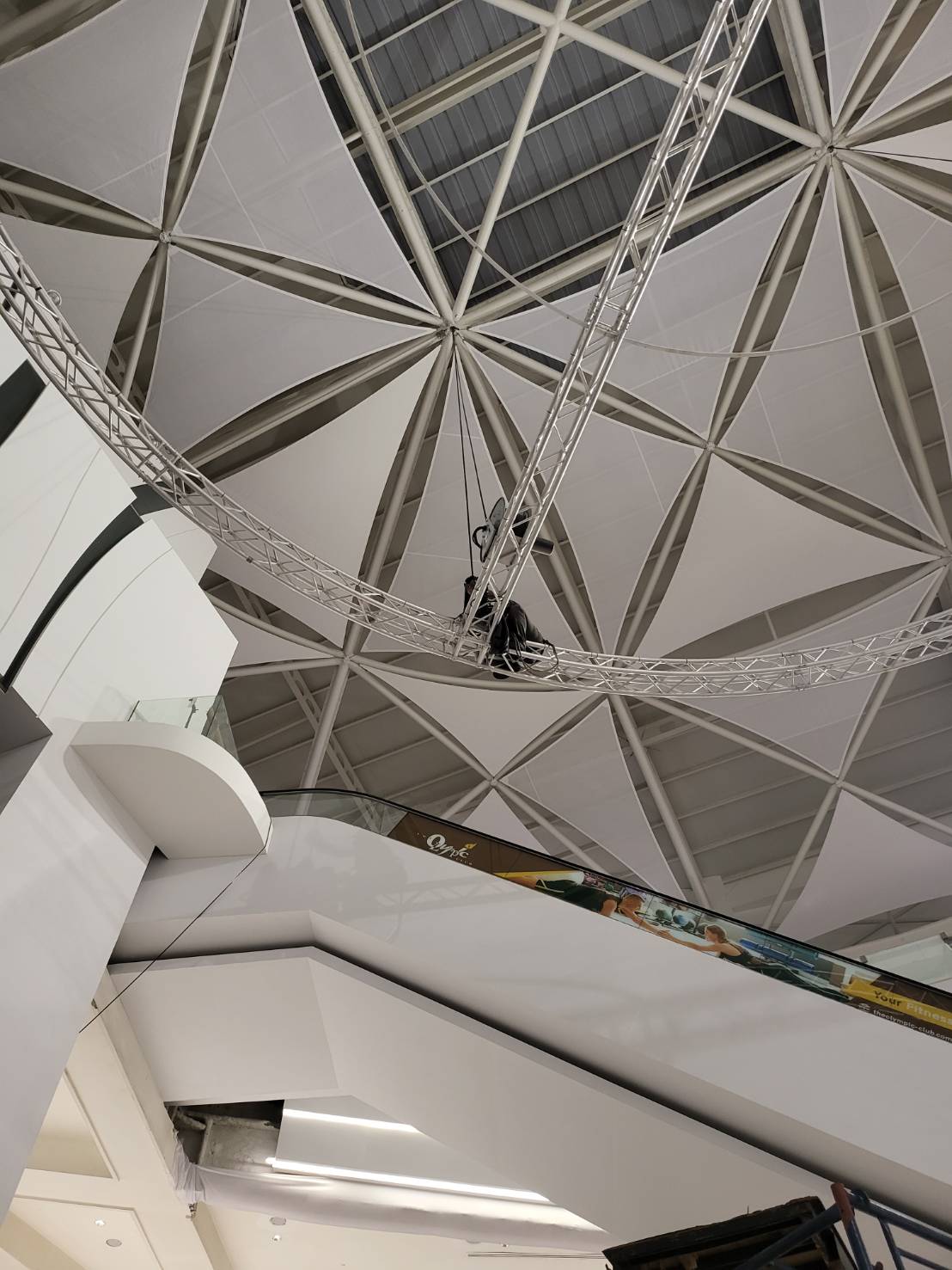 Image Load Test Service to inspect the structure of the pulley in the shopping mall - 1